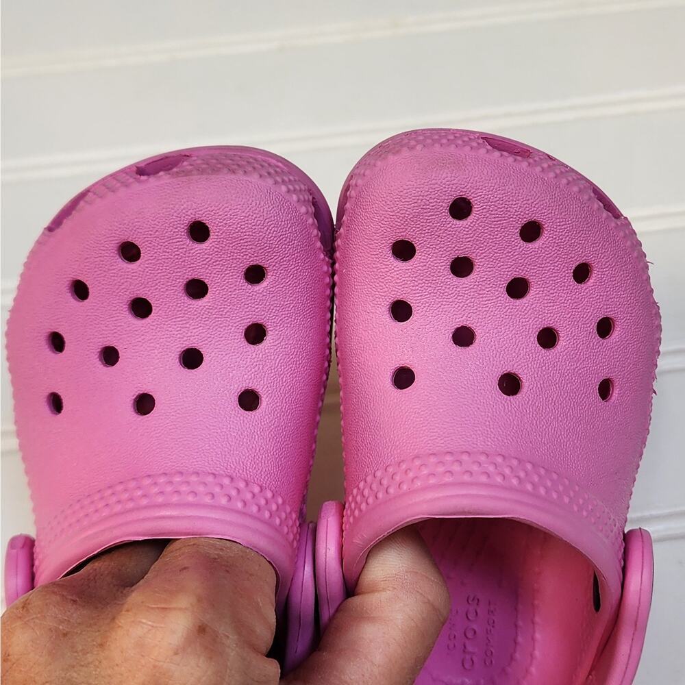 Crocs Kids Classic Pink Clogs Sandals Size 5 Infant/Toddler - Picture 7 of 10